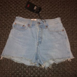 Levi’s Wedgie Fit Shorts